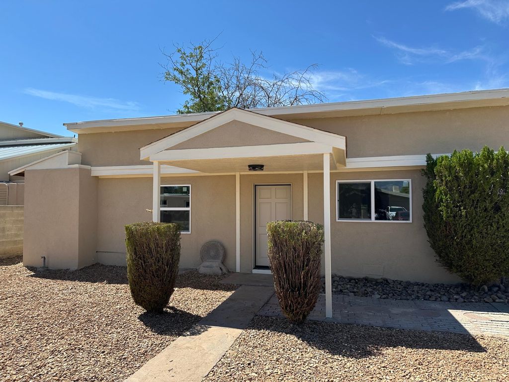 2827 Bel Air Drive NE, Albuquerque, NM 87110