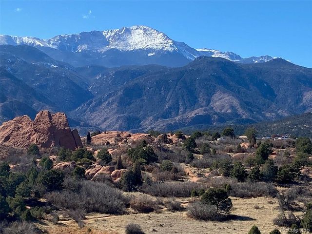 3212 W FONTANERO St W, Colorado Springs, CO 80904