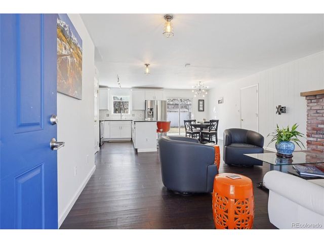 3212 W FONTANERO St W, Colorado Springs, CO 80904