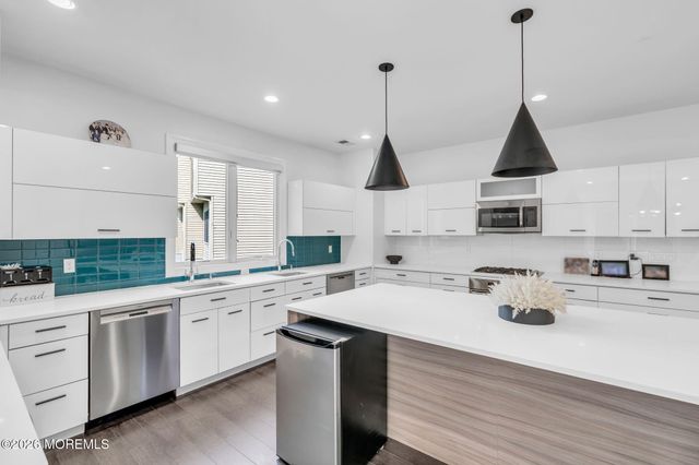 108 Vintage Circle, Lakewood, NJ 08701