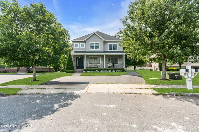 108 Vintage Circle, Lakewood, NJ 08701