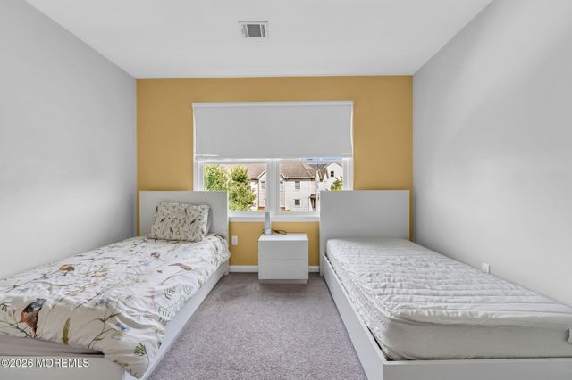 108 Vintage Circle, Lakewood, NJ 08701