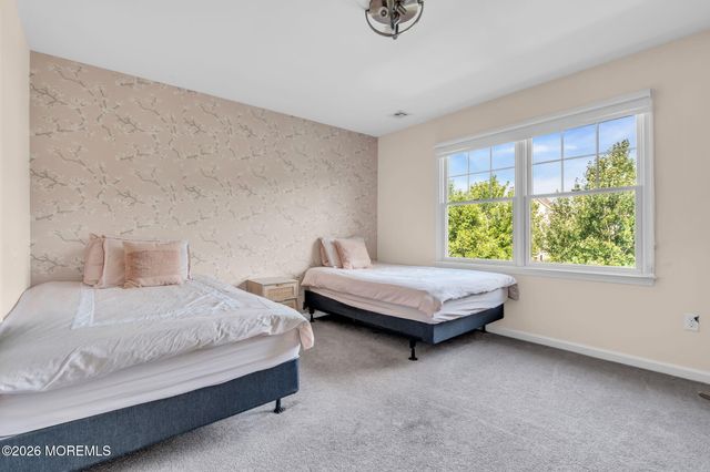 108 Vintage Circle, Lakewood, NJ 08701
