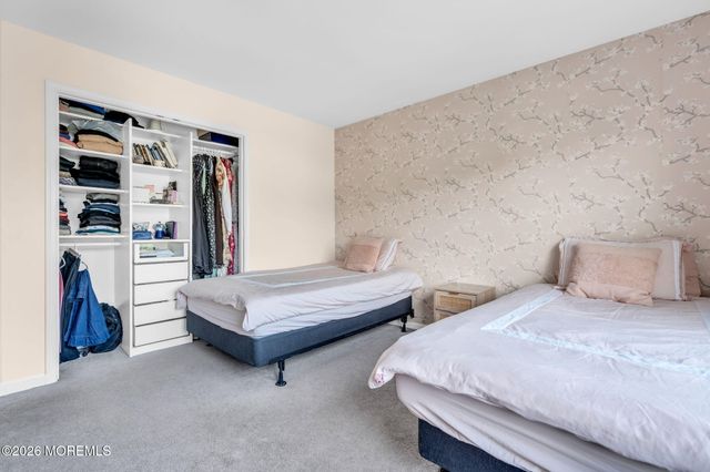 108 Vintage Circle, Lakewood, NJ 08701