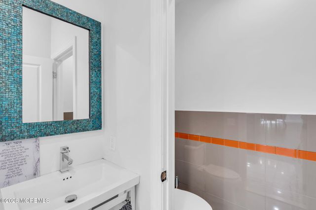 108 Vintage Circle, Lakewood, NJ 08701