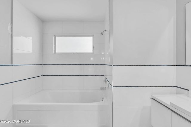 108 Vintage Circle, Lakewood, NJ 08701