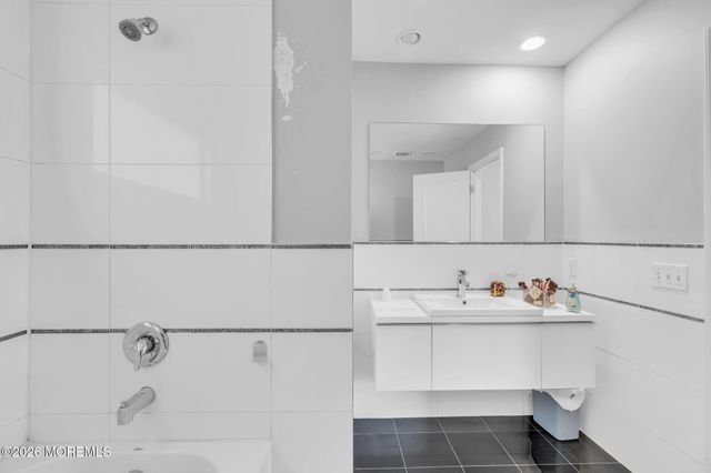 108 Vintage Circle, Lakewood, NJ 08701