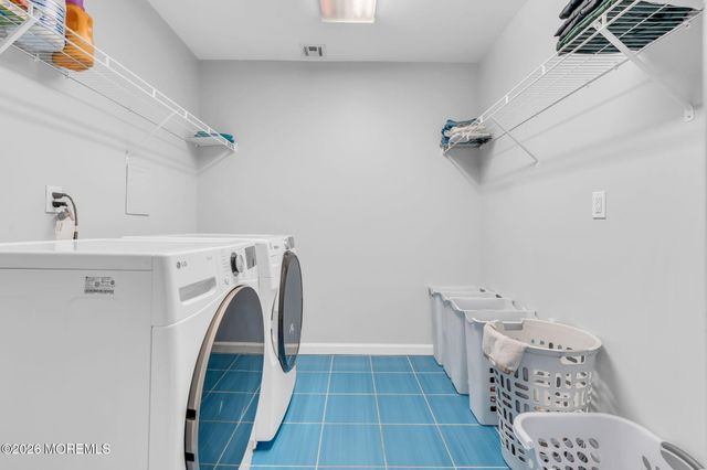 108 Vintage Circle, Lakewood, NJ 08701