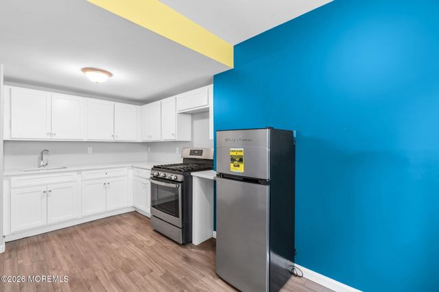 108 Vintage Circle, Lakewood, NJ 08701