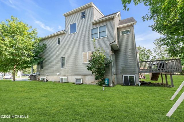 108 Vintage Circle, Lakewood, NJ 08701