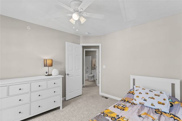 2806 Canterbury Dr, Imperial, PA 15126