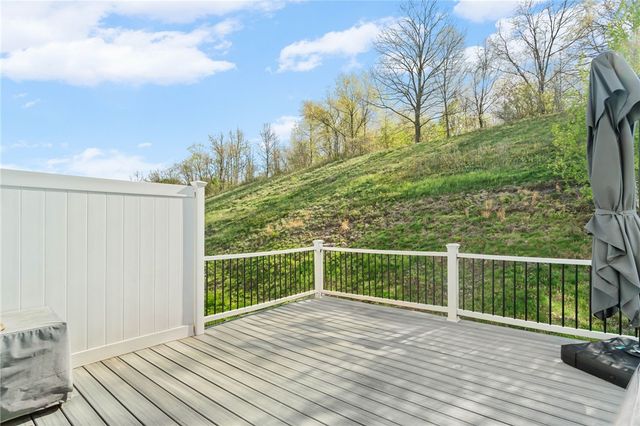 2806 Canterbury Dr, Imperial, PA 15126
