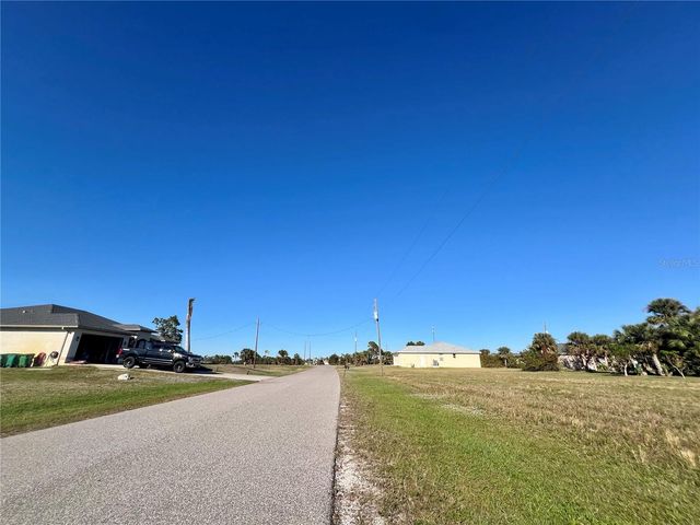 17 BRIG CIRCLE E, Placida, FL 33946
