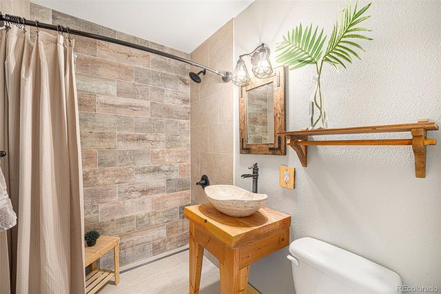 3445 S Holly Street, Denver, CO 80222