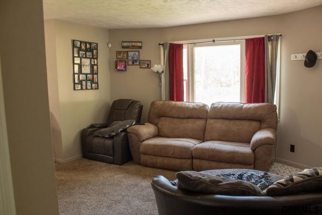 5112 N 48 Street, Omaha, NE 68104