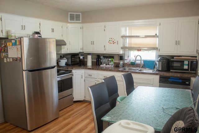 5112 N 48 Street, Omaha, NE 68104