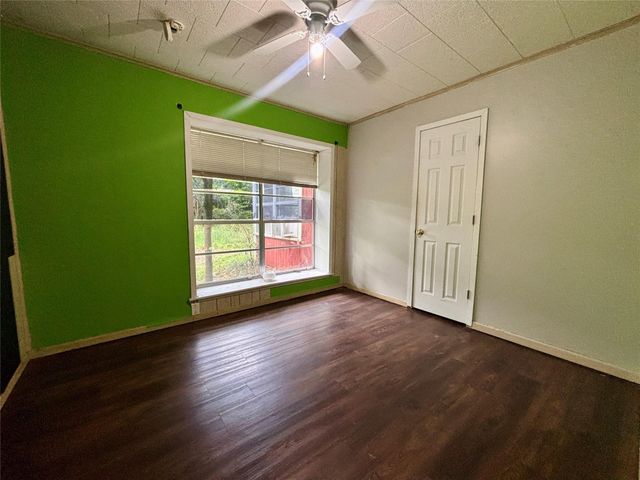 2013 Oaklawn Drive, Conroe, TX 77304