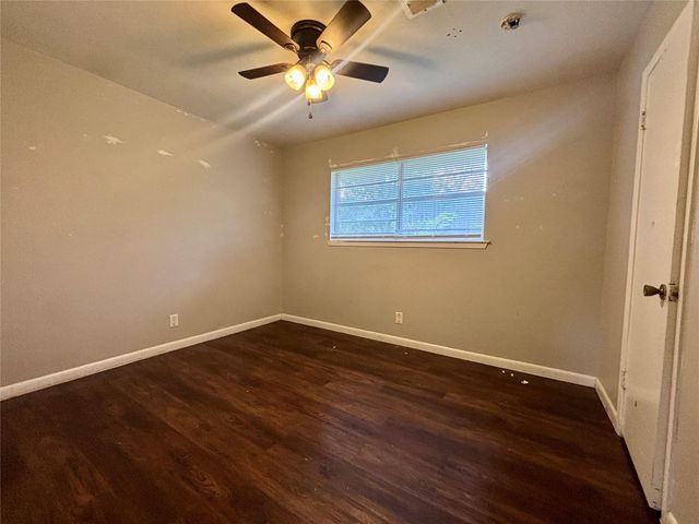 2013 Oaklawn Drive, Conroe, TX 77304
