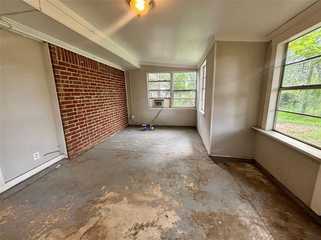 2013 Oaklawn Drive, Conroe, TX 77304