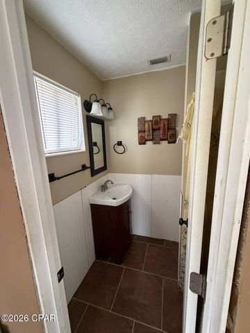 6718 Wendy Road, Panama City, FL 32404