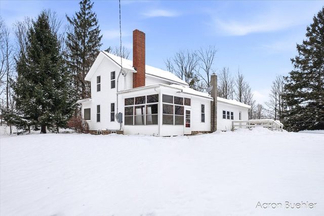 9153 Lawrence Road, Maple Grove Twp, MI 49073