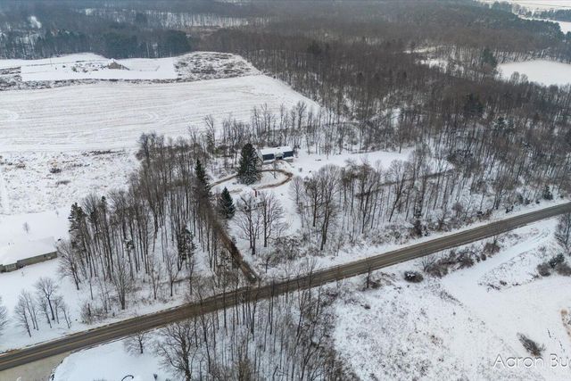 9153 Lawrence Road, Maple Grove Twp, MI 49073