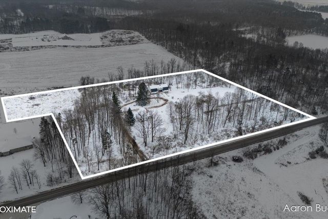 9153 Lawrence Road, Maple Grove Twp, MI 49073