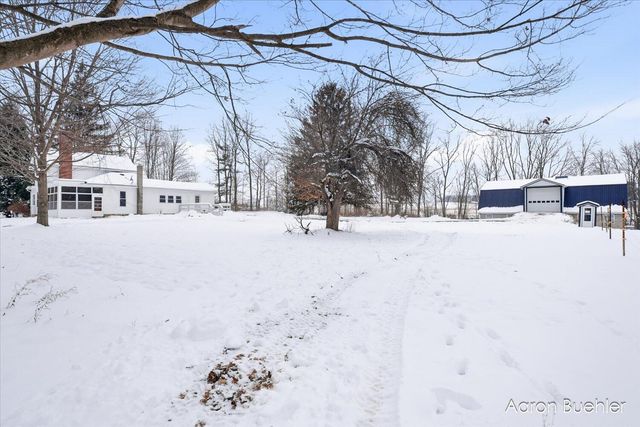 9153 Lawrence Road, Maple Grove Twp, MI 49073