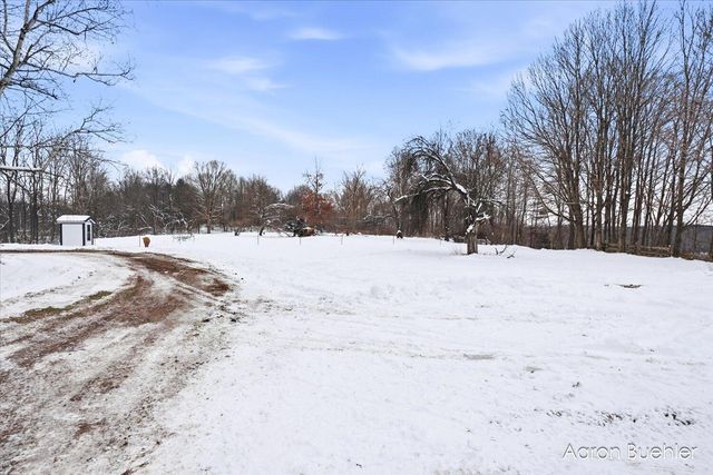 9153 Lawrence Road, Maple Grove Twp, MI 49073