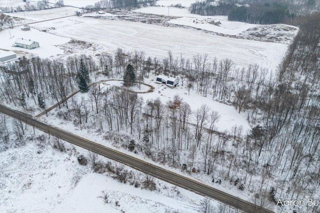 9153 Lawrence Road, Maple Grove Twp, MI 49073