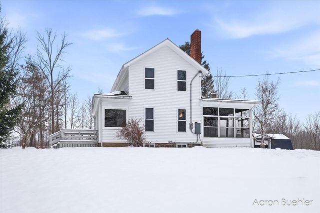 9153 Lawrence Road, Maple Grove Twp, MI 49073