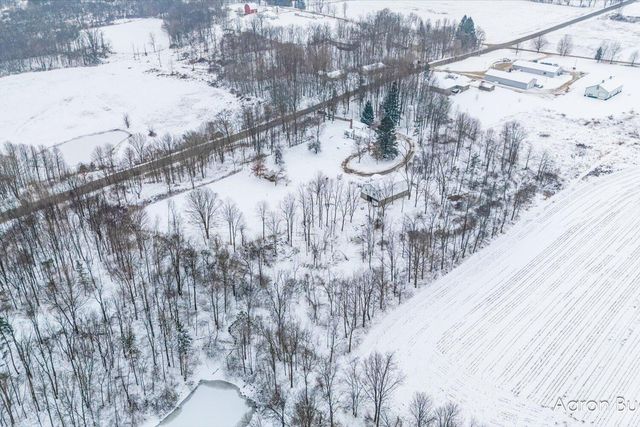 9153 Lawrence Road, Maple Grove Twp, MI 49073