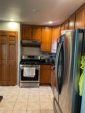 2500 BAYSIDE Drive 3, Palatine, IL 60074