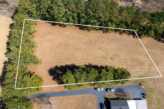 2 Old Pond Lane, Dickson, TN 37055