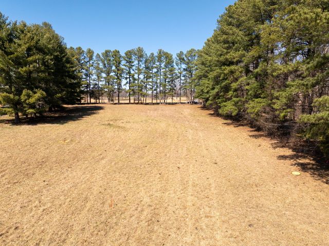 2 Old Pond Lane, Dickson, TN 37055
