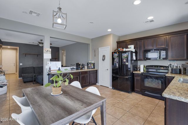 747 W LOVE Road, San Tan Valley, AZ 85143
