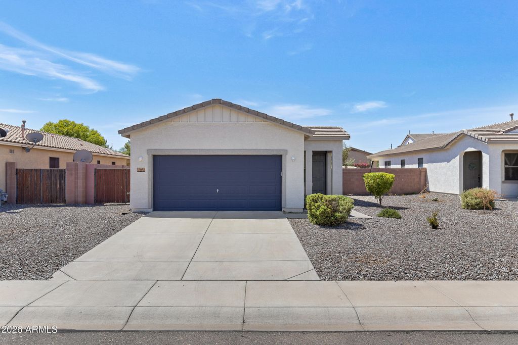 747 W LOVE Road, San Tan Valley, AZ 85143