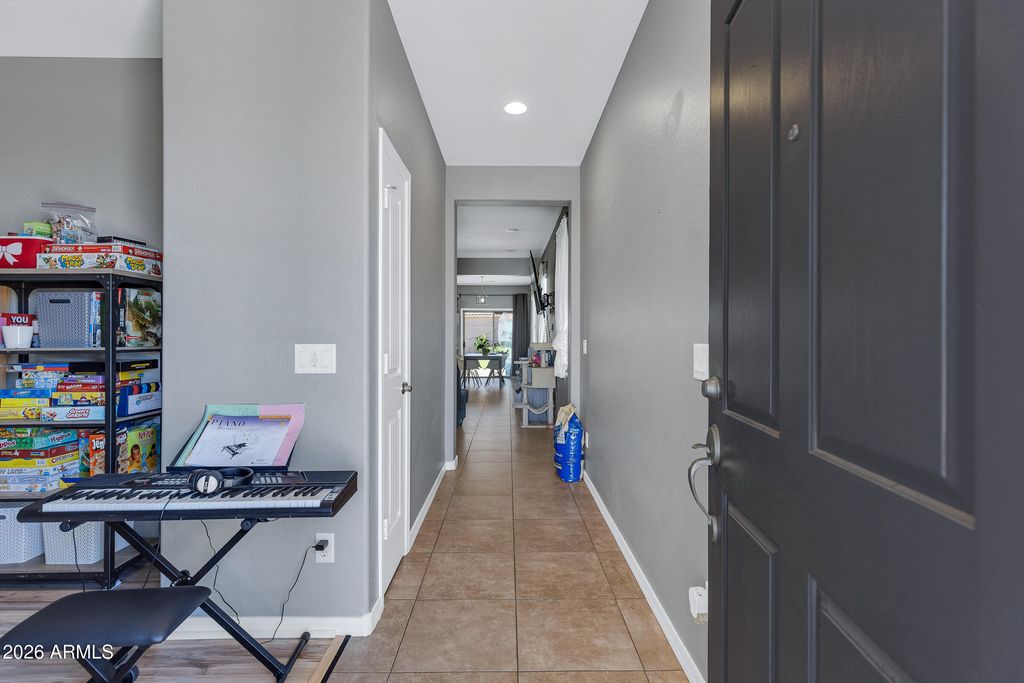 747 W LOVE Road, San Tan Valley, AZ 85143 — photo 3