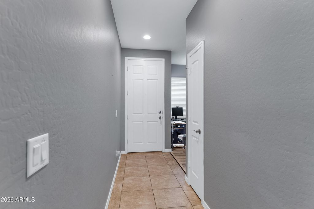 747 W LOVE Road, San Tan Valley, AZ 85143 — photo 5