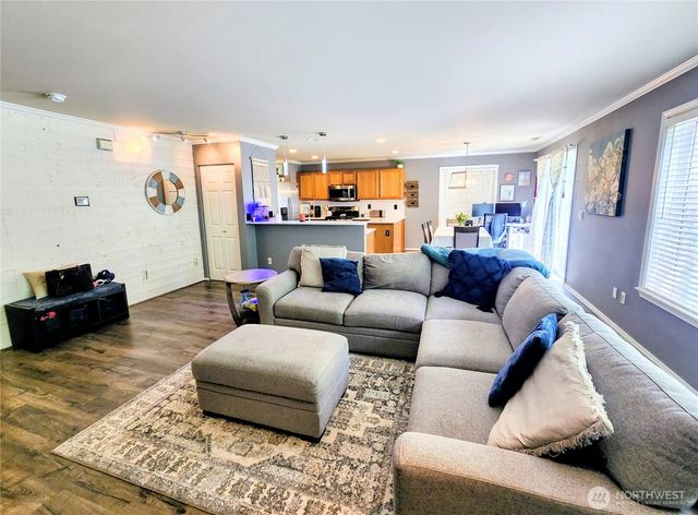 23617 SE 243rd Place, Maple Valley, WA 98038