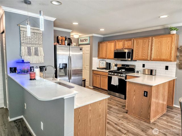 23617 SE 243rd Place, Maple Valley, WA 98038