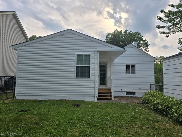 1871 15th Street, Cuyahoga Falls, OH 44223