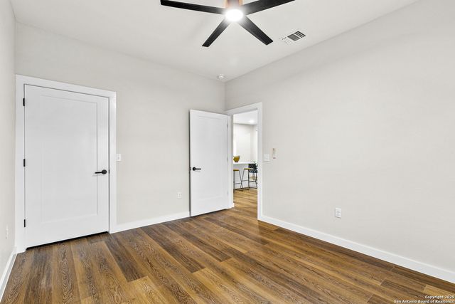 2706 W cesar e chavez, San Antonio, TX 78207