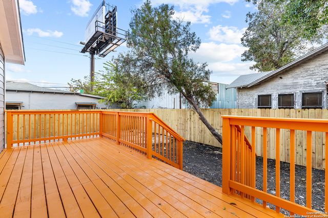 2706 W cesar e chavez, San Antonio, TX 78207