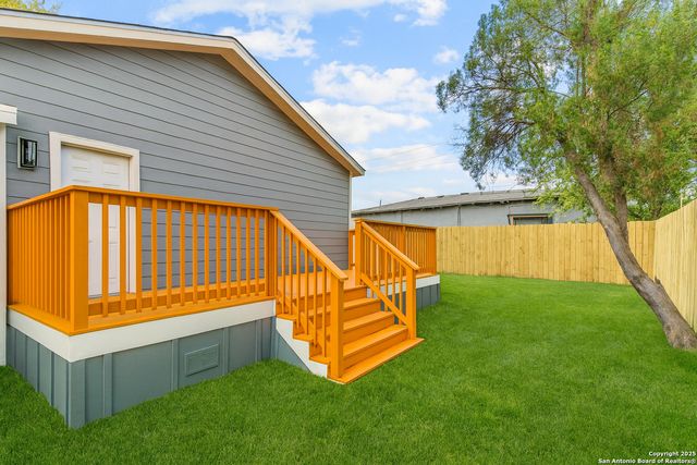 2706 W cesar e chavez, San Antonio, TX 78207