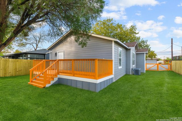 2706 W cesar e chavez, San Antonio, TX 78207