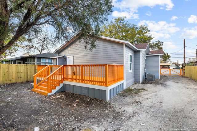 2706 W cesar e chavez, San Antonio, TX 78207