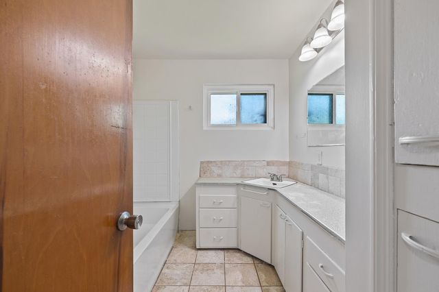 2448 S Lewis Lane, Sanger, CA 93657