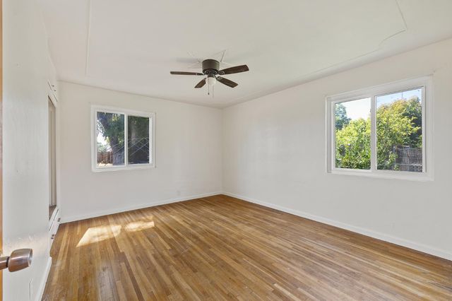 2448 S Lewis Lane, Sanger, CA 93657