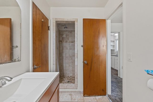 2448 S Lewis Lane, Sanger, CA 93657